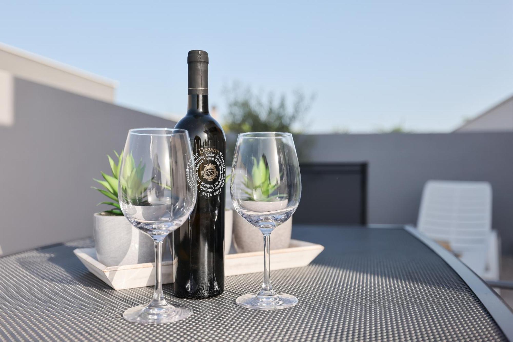 Duo Soles - Apartments With Private Parking Near Zadar Murvica  Exterior photo